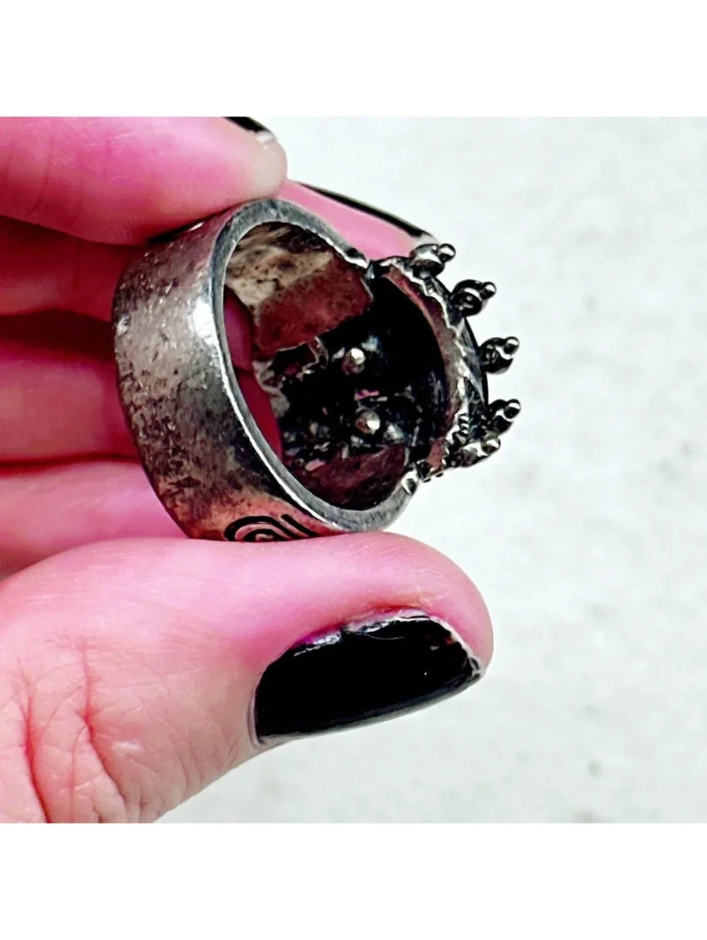 3004u. Skull Ring Goth Size 9 Red